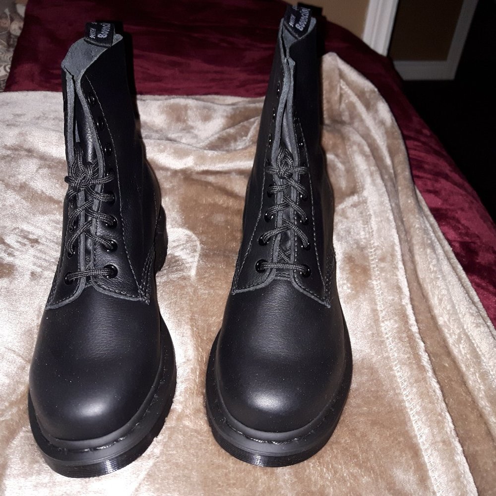 Dr. Martens Pascal Laced Boot